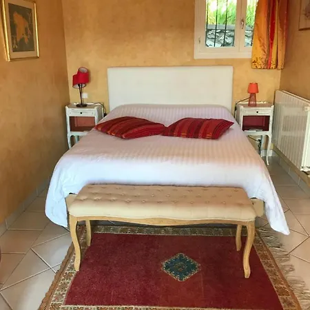 Rum i privatbostad Les Trefles Hyères