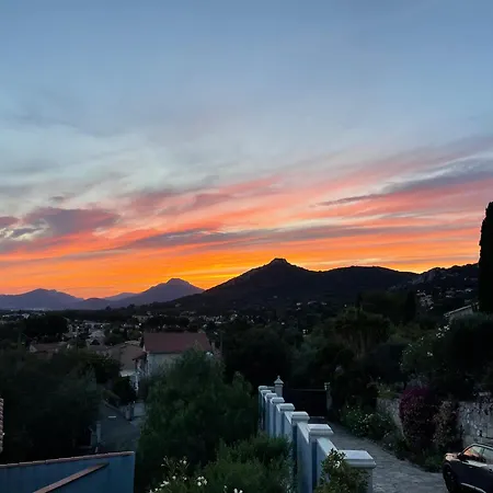 Les Trefles Rum i privatbostad Hyères